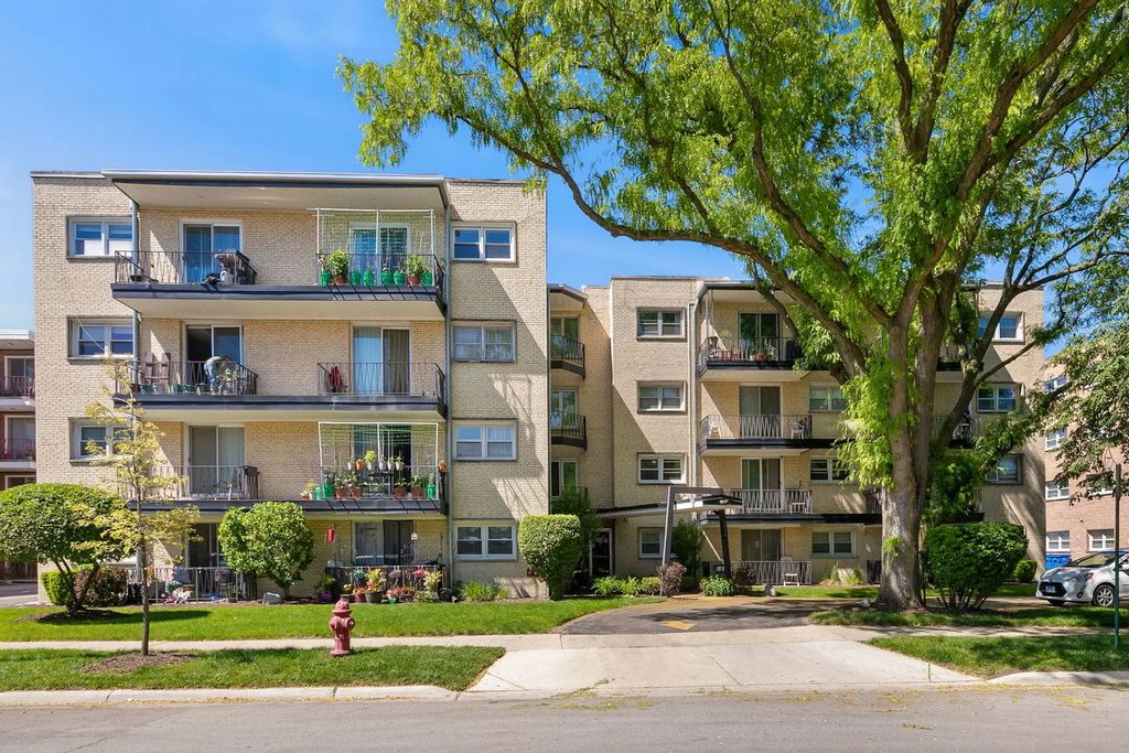 5214 Galitz Street 205, Skokie, 60077