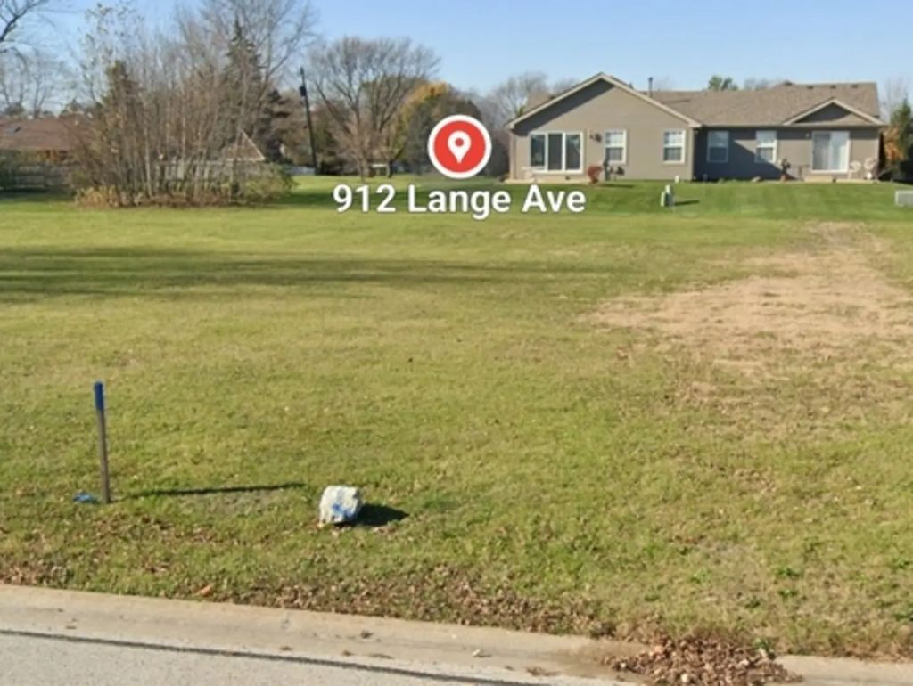 912 Lange Avenue, Beecher