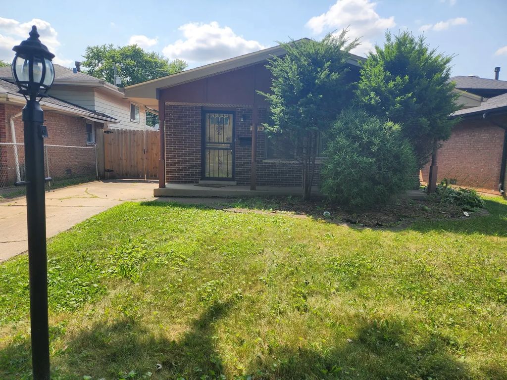 14116 S Hoxie Avenue, Burnham