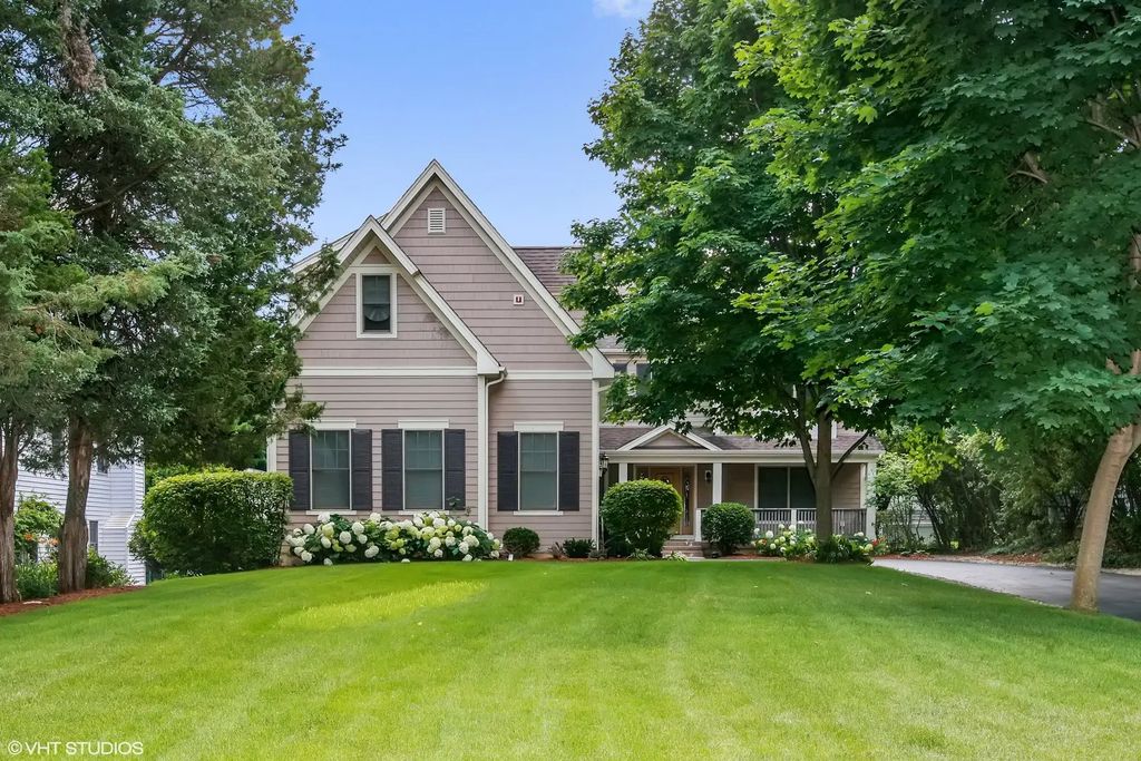 141 Walnut Street, Libertyville