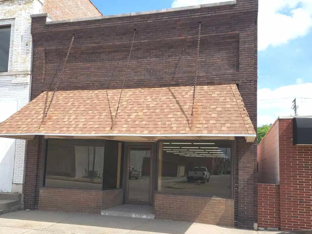 108 E Sale Street, Tuscola