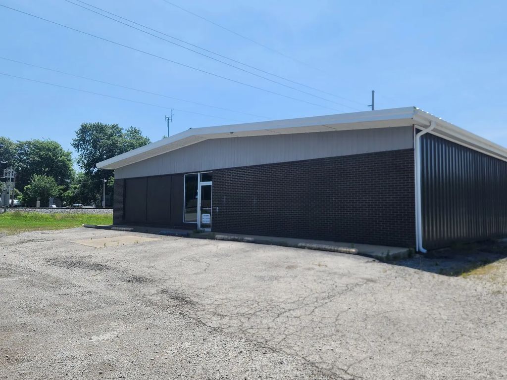 1 W Franklin Street, Duquoin