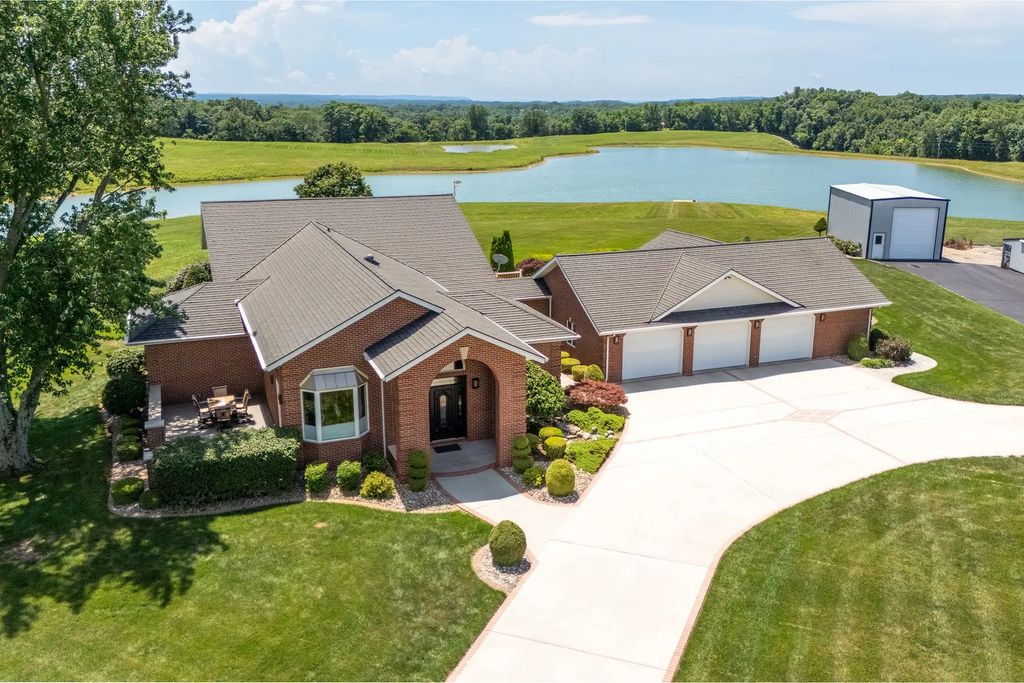 6414 Ava Road, Murphysboro