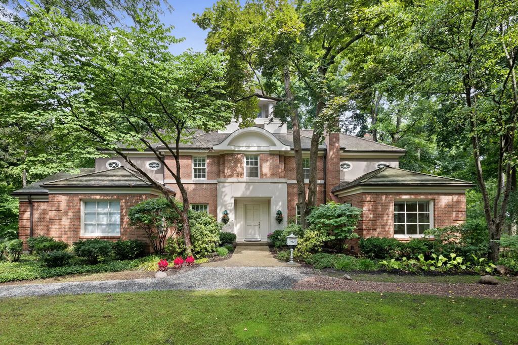427 N Sheridan Road, Lake Forest, 60045