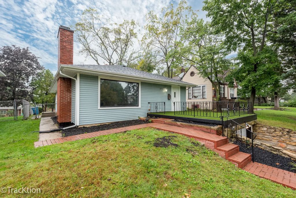 571 S Smith Boulevard, Aurora
