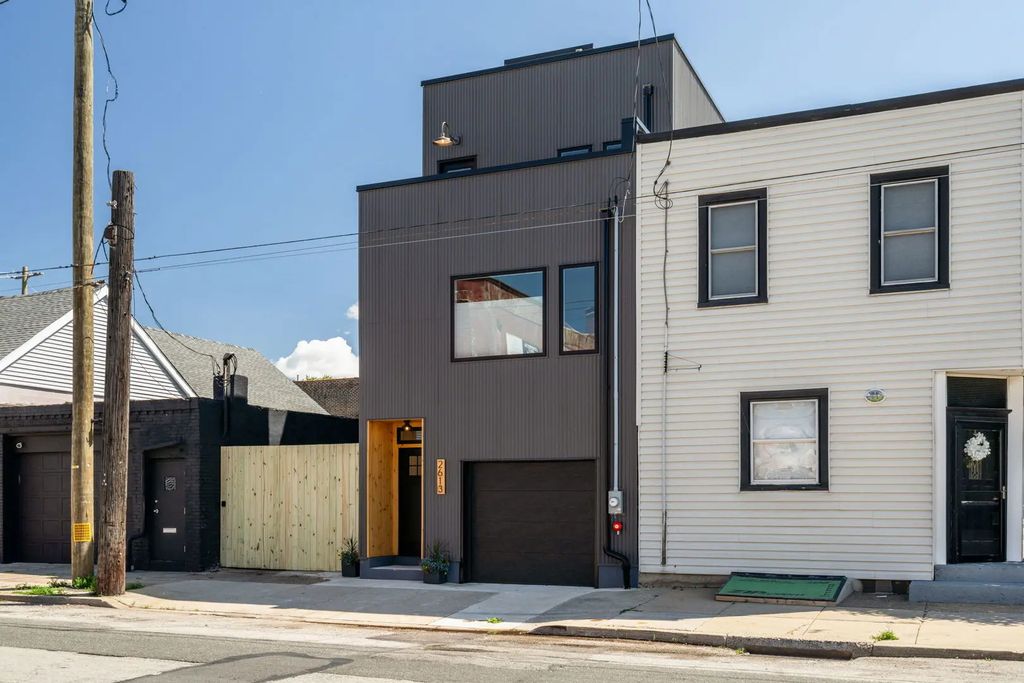 2613 E Tioga Street, Philadelphia