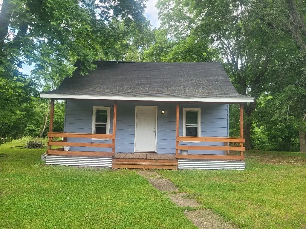 301 E Olive Street, Mcleansboro
