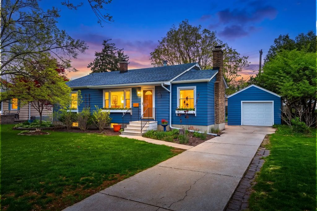 826 N Main Street, Naperville