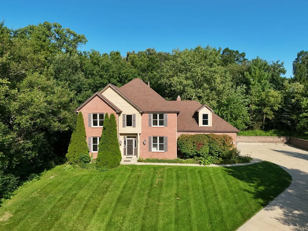 97 Crooked Creek Drive, Yorkville