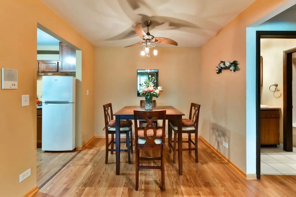 5113 N East River Road 1k, Chicago