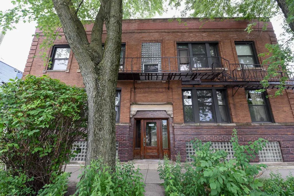 2821 W Shakespeare Avenue 2f, Chicago