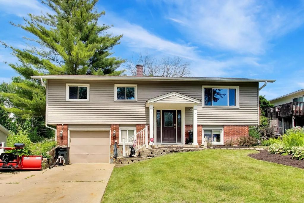 21w154 Everest Road, Lombard