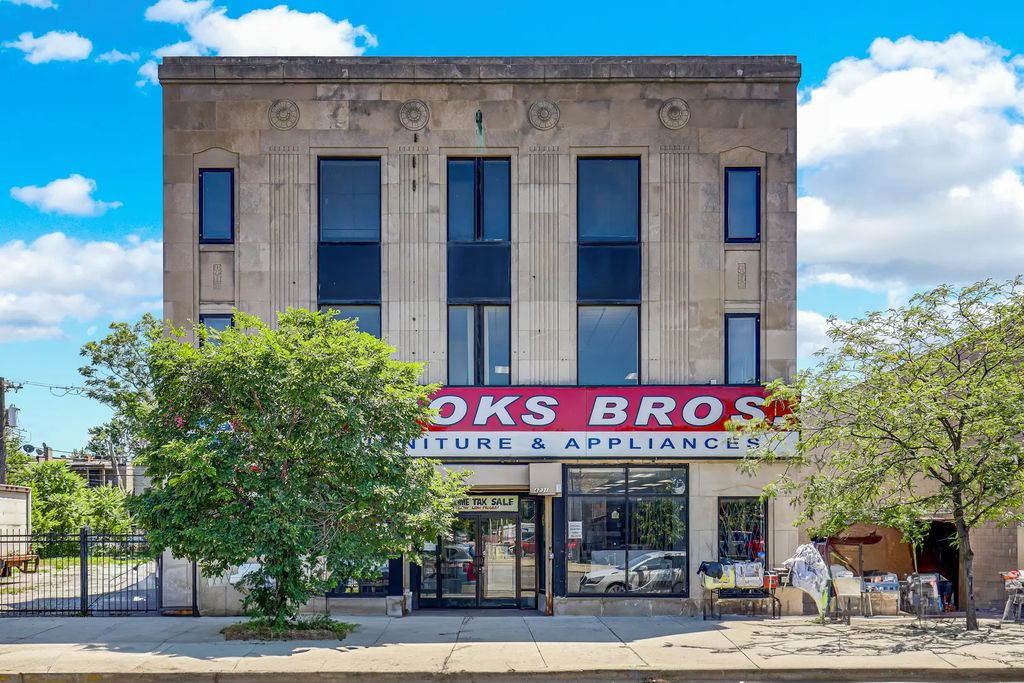 4231 W Madison Street, Chicago, 60624