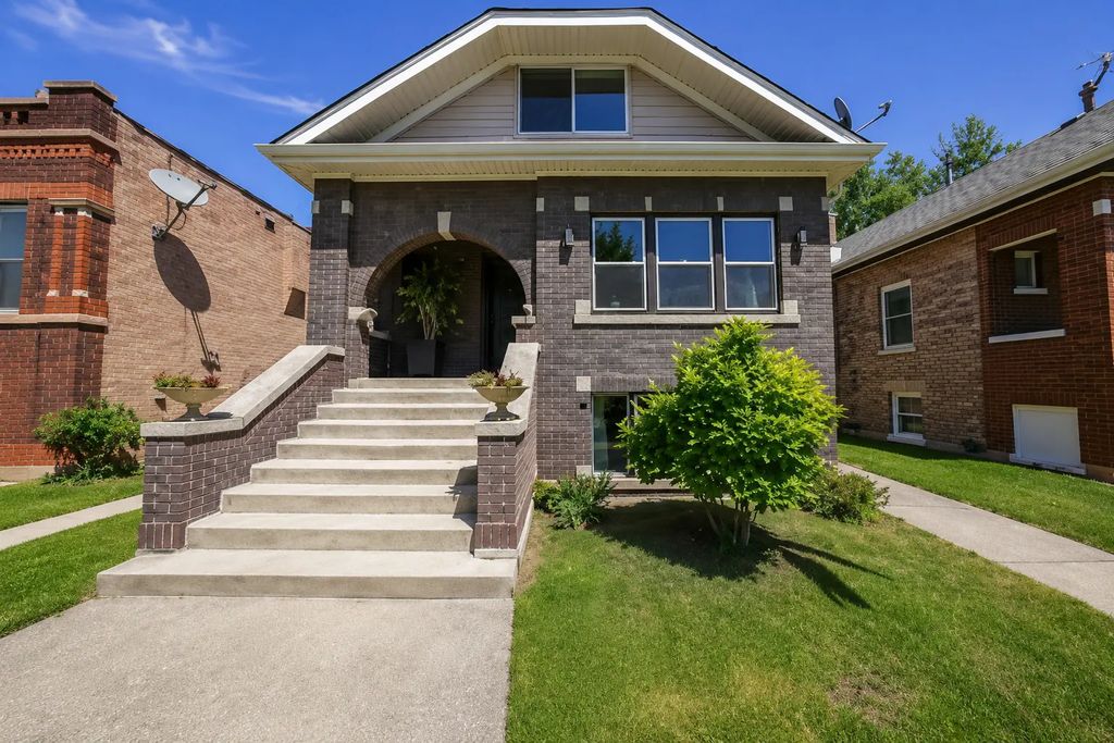 2645 Cuyler Avenue, Berwyn