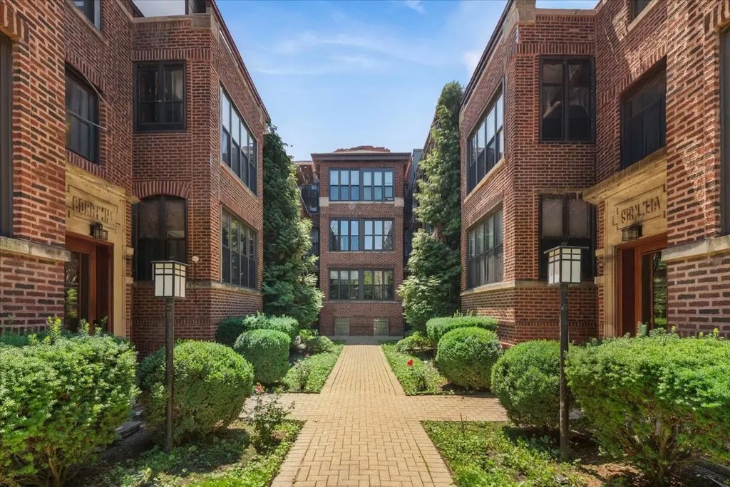 741 W Cornelia Avenue N1, Chicago, 60657