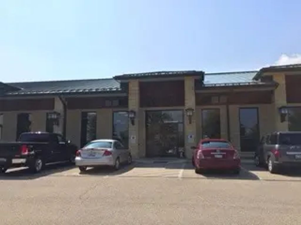 2128 Midlands Court 103, Sycamore