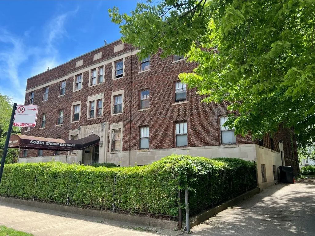 2121 E 72nd Street, Chicago, 60649