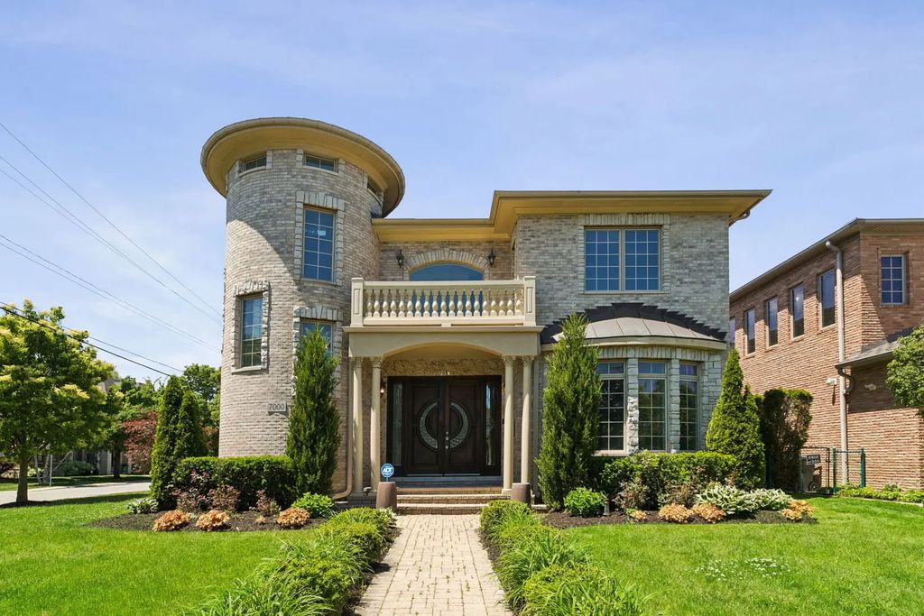 7000 N Kilpatrick Avenue, Lincolnwood
