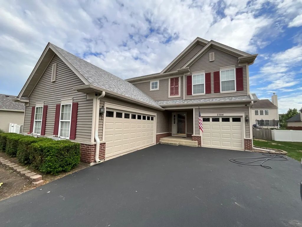 7704 Scarlett Oak Drive, Plainfield