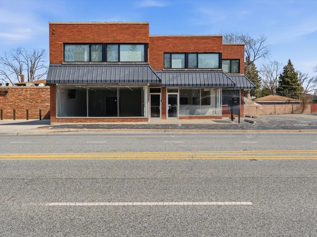 505 S La Grange Road, La Grange