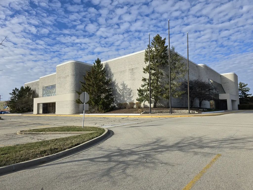 3340 Mall Loop Drive, Joliet