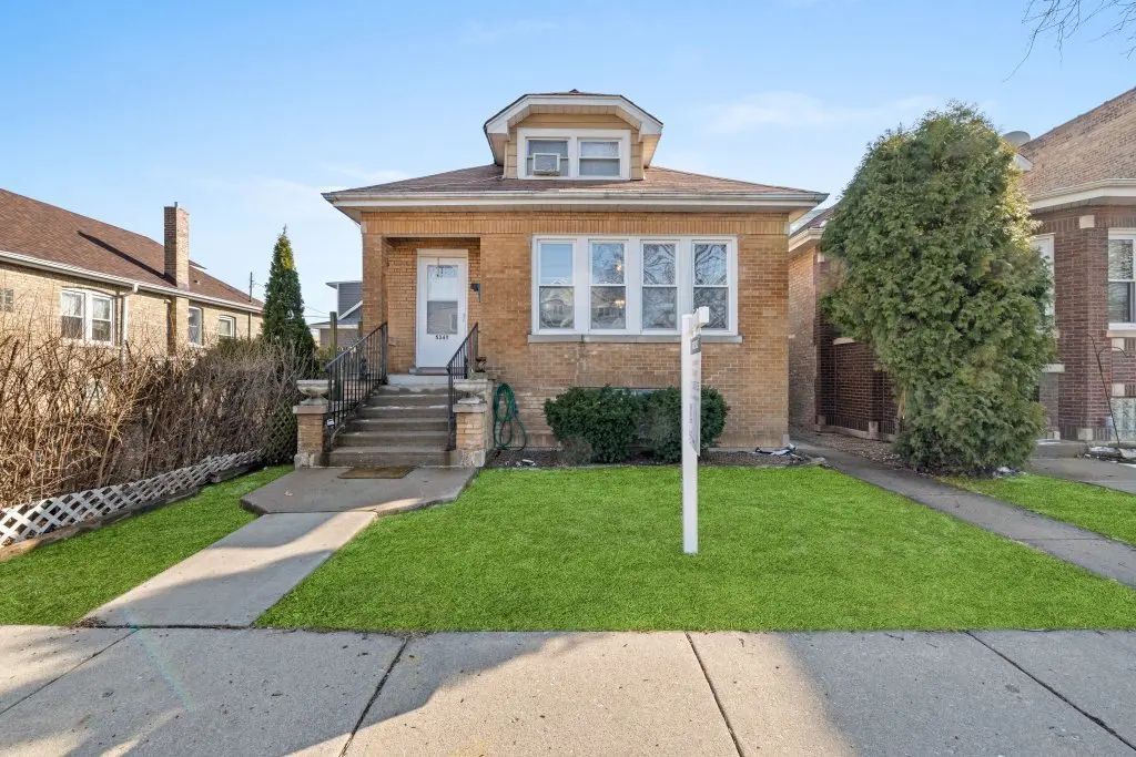 5349 W Fletcher Street, Chicago