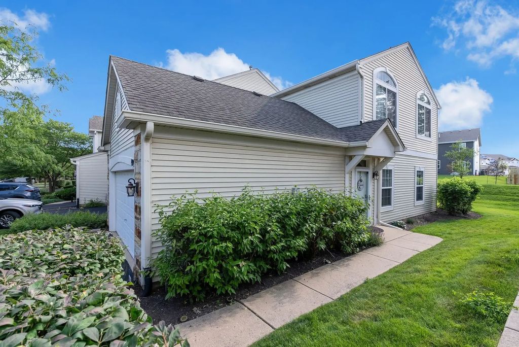 1909 Misty Ridge Lane 1909, Aurora