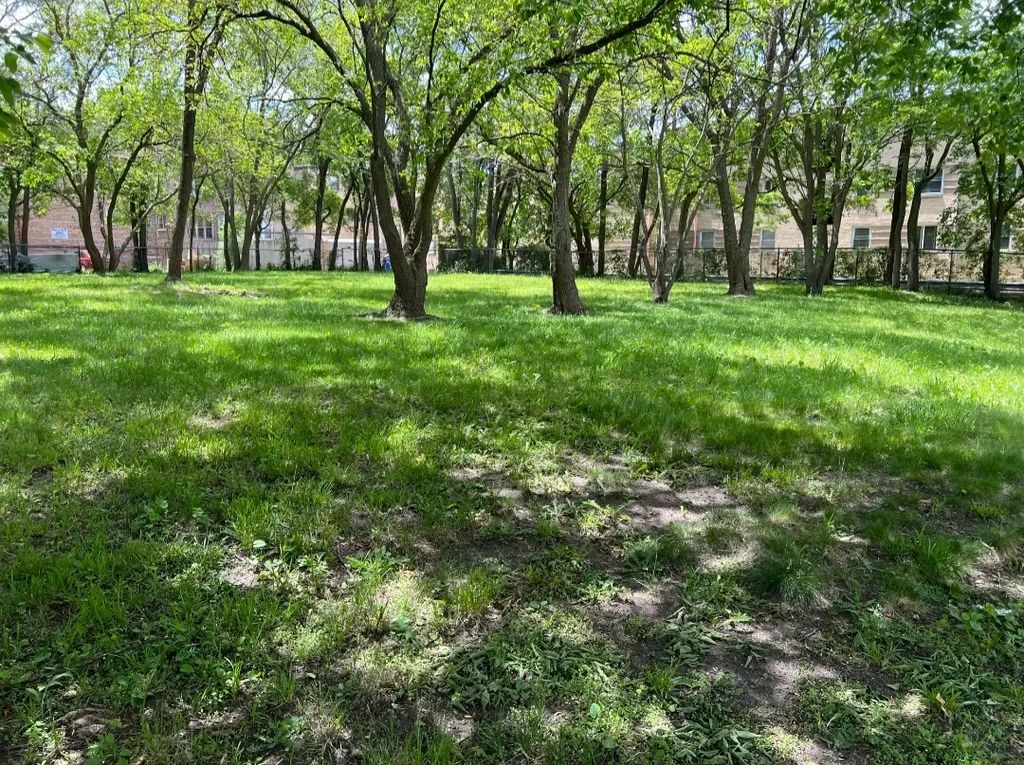 2121 E 72nd Street, Chicago, 60649