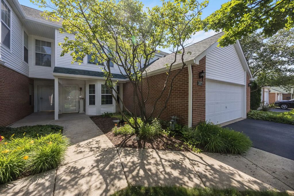 137 Welwyn Street, Lake Bluff, 60044