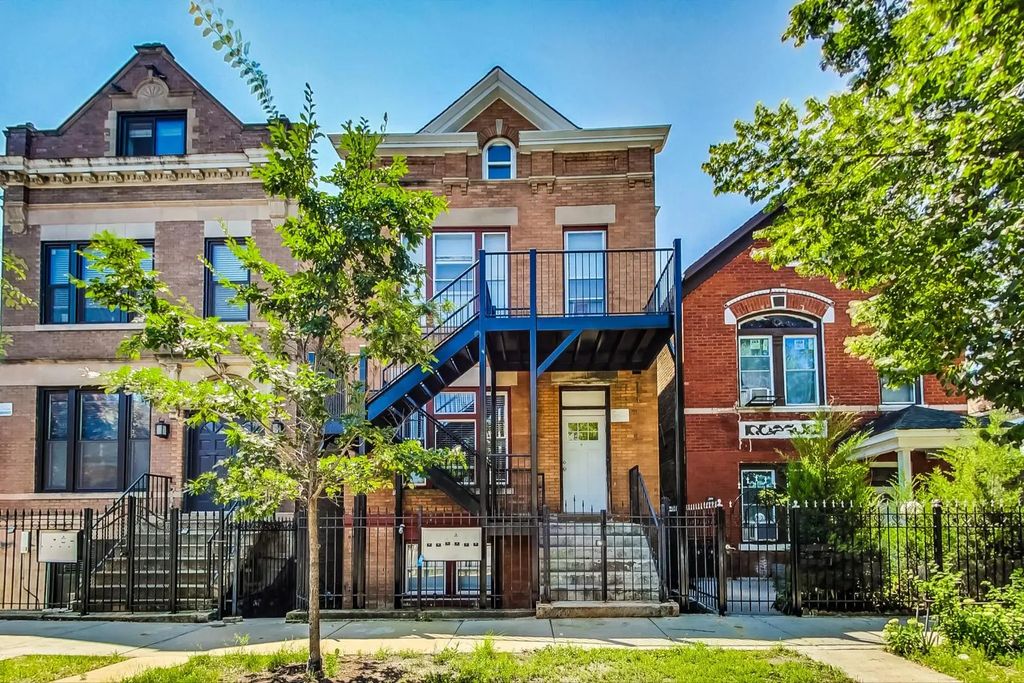 2821 W 25th Street, Chicago