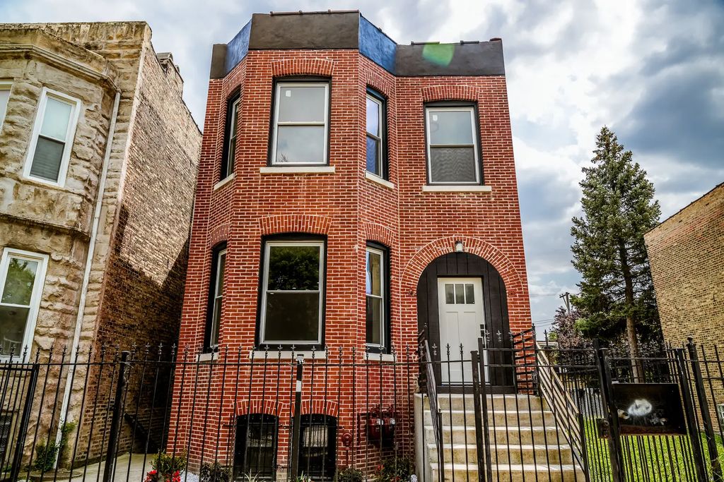 4419 W Gladys Avenue, Chicago, 60624