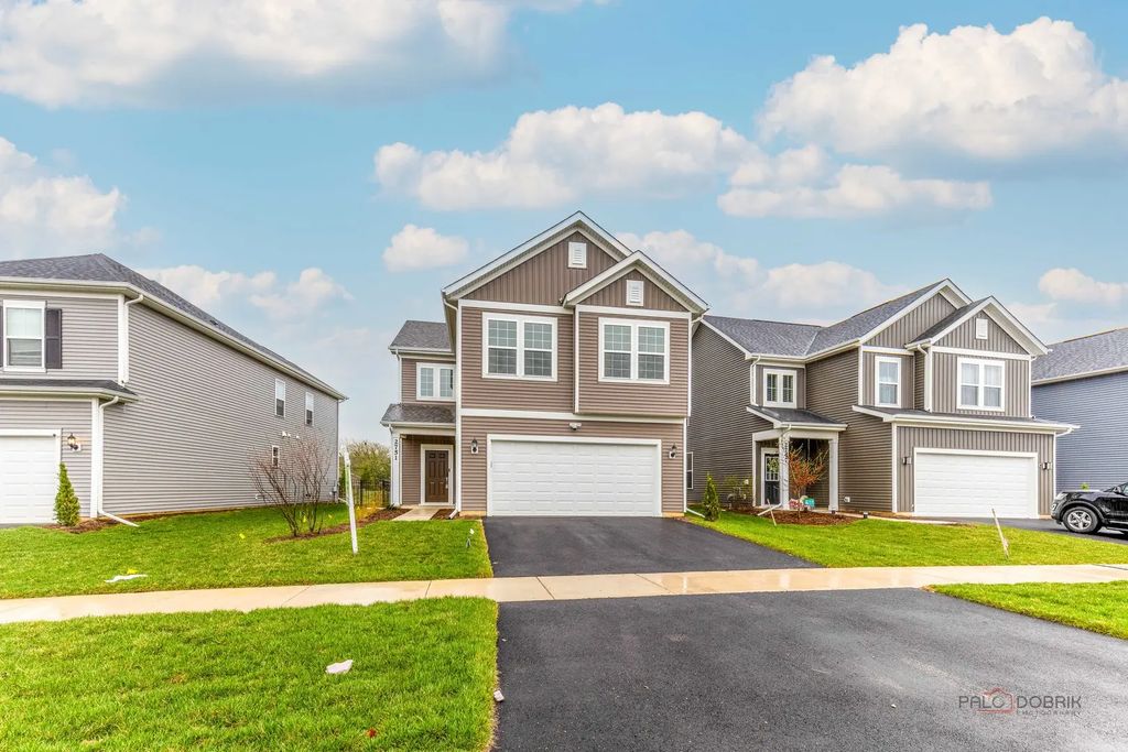 2751 Lawlor Lane, Naperville