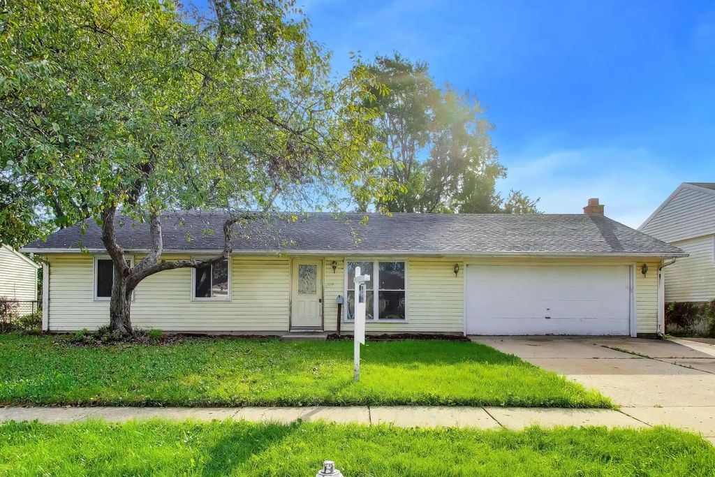 619 Parkside Circle, Streamwood