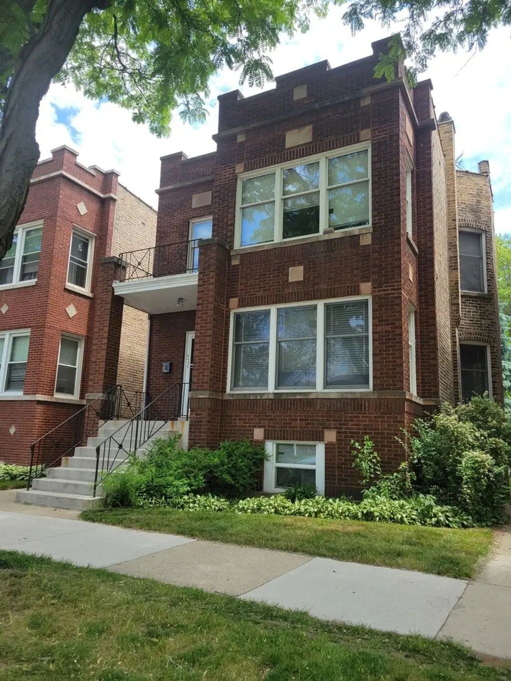 6939 N Hamilton Avenue 1, Chicago