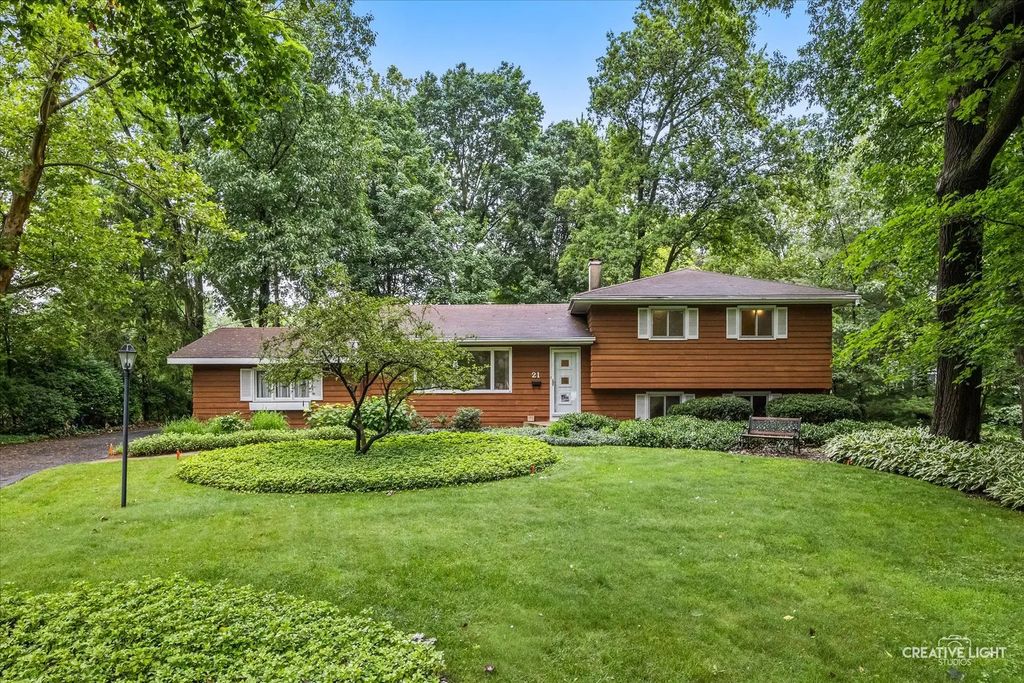 21 Golden Larch Court, Naperville