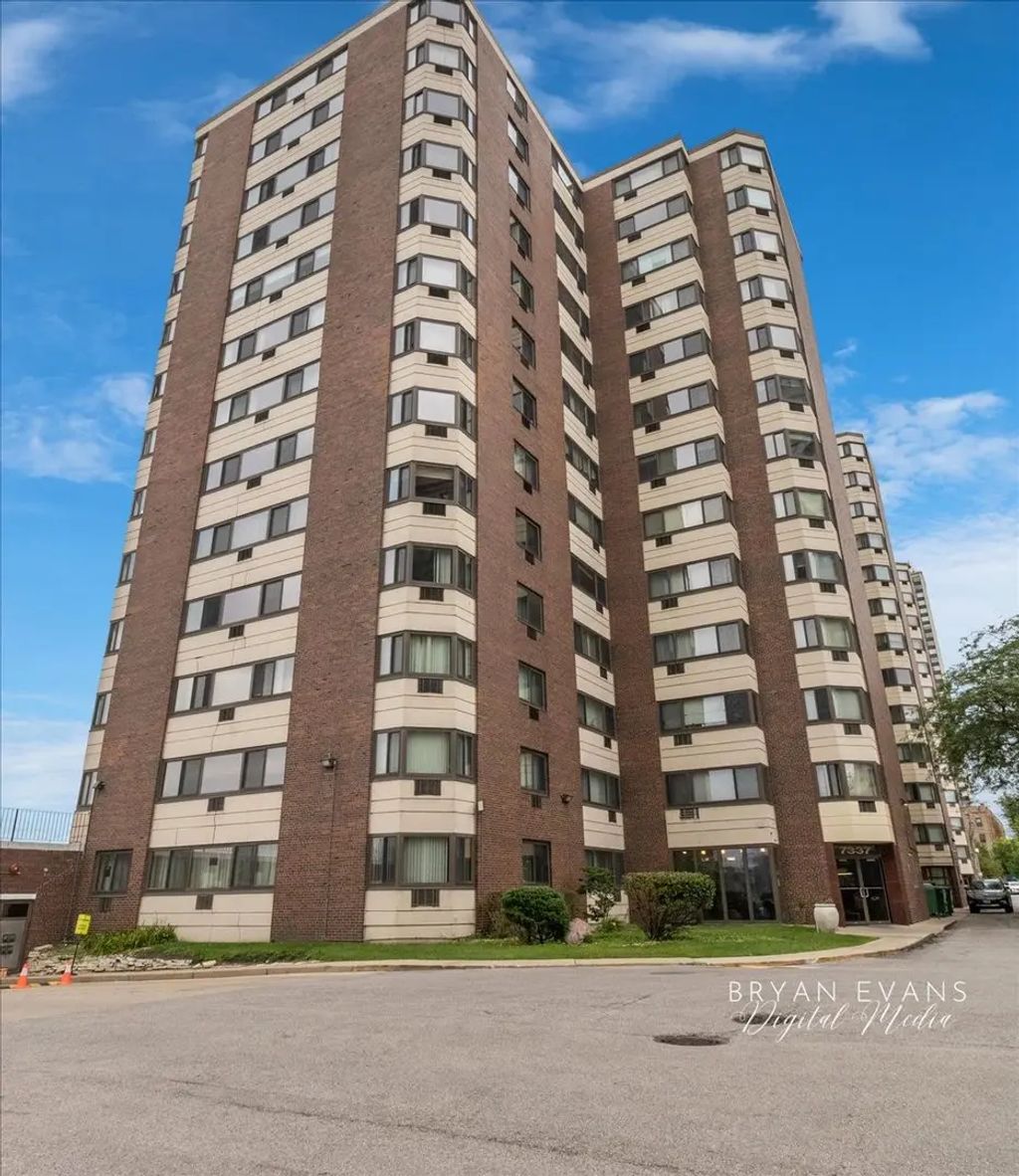 7337 S South Shore Drive 307, Chicago