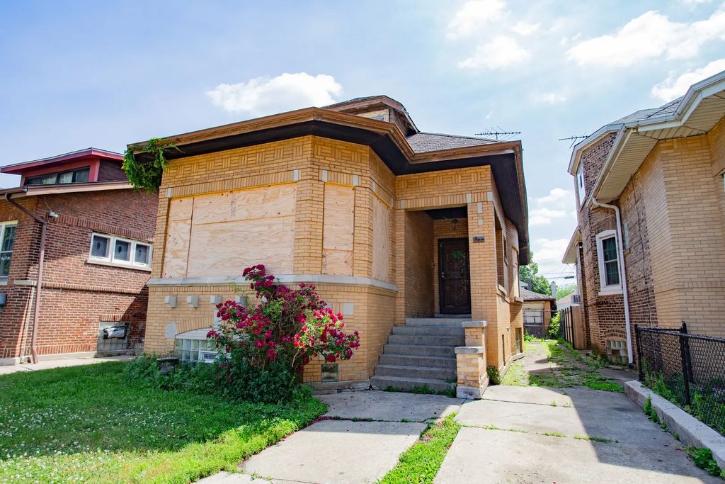 8255 S Saint Lawrence Avenue, Chicago, 60619