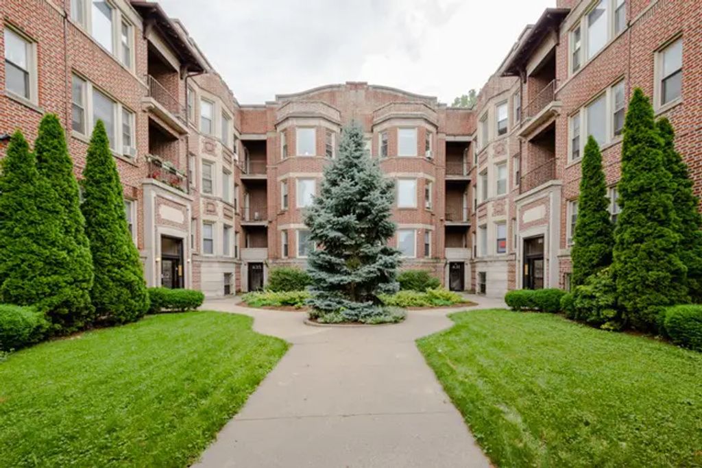 435 E Oakwood Boulevard 31, Chicago