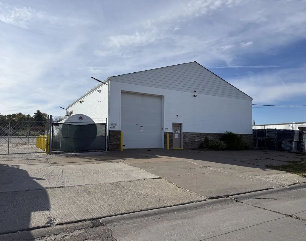 2935 W 73rd Street, Davenport