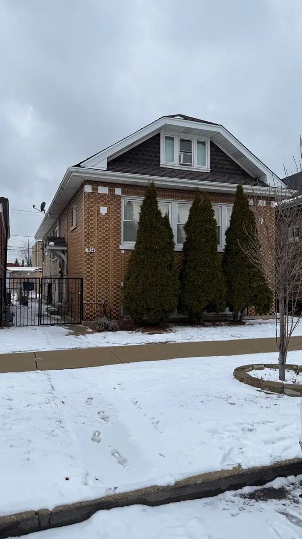 1824 S 55th Court B, Cicero
