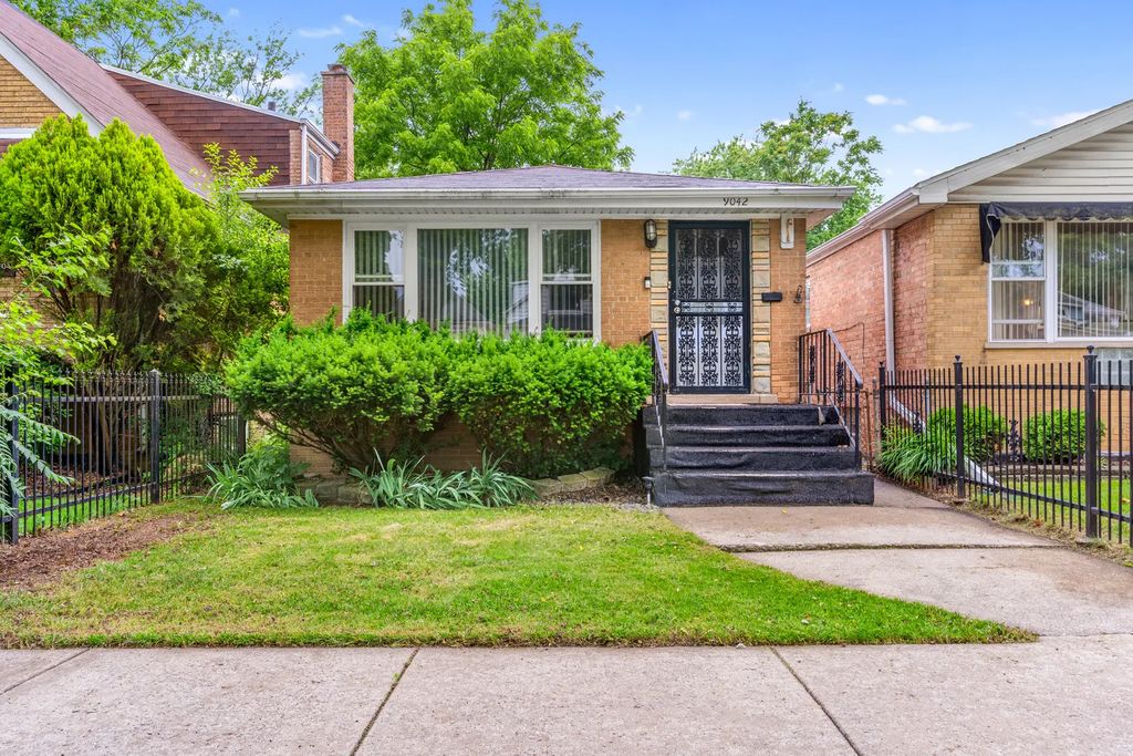 9042 S Ellis Avenue, Chicago