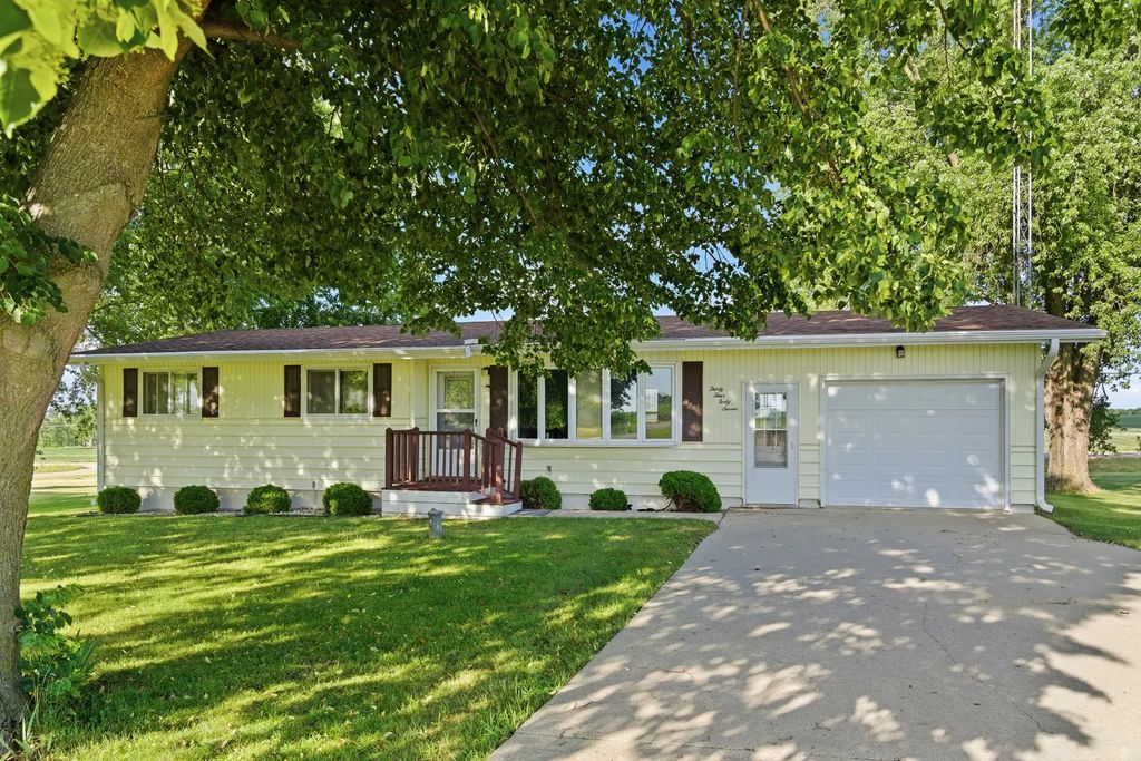 3447 Hilldale Drive, Freeport
