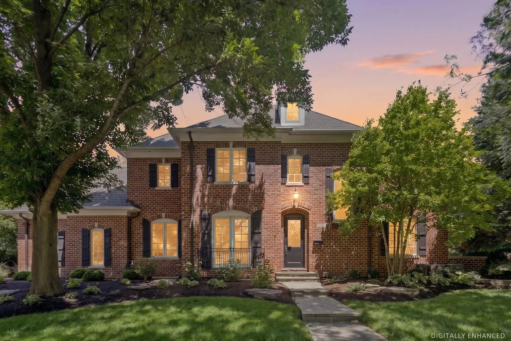 690 Wingate Road, Glen Ellyn