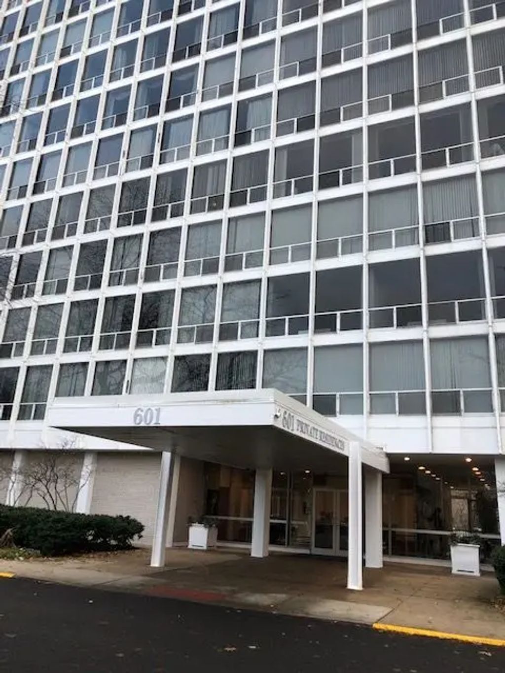 601 E 32nd Street 203, Chicago