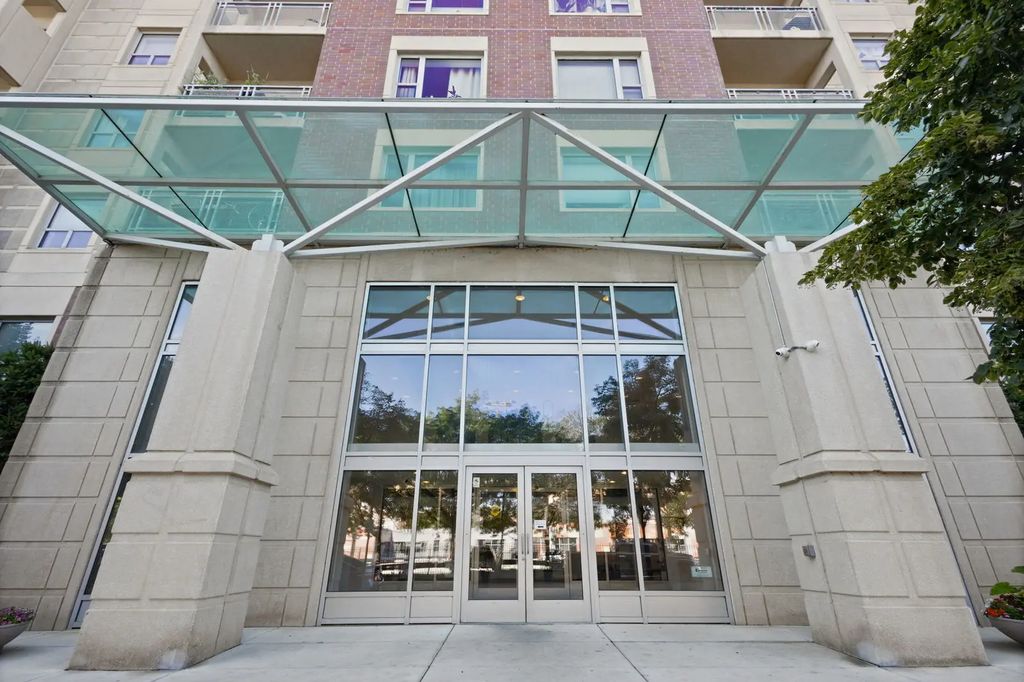 100 N Hermitage Avenue 908, Chicago, 60612