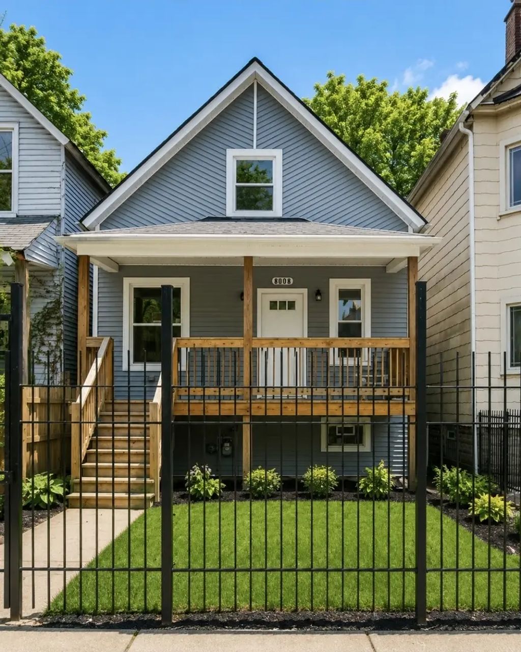 8008 S Muskegon Avenue, Chicago