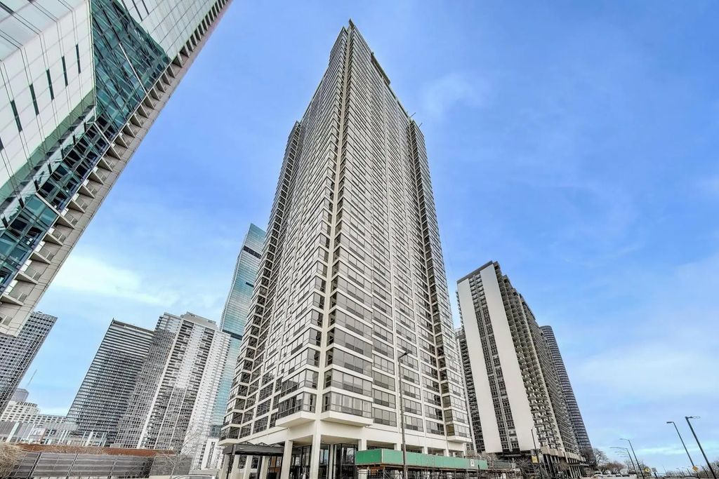 360 E Randolph Street 1007, Chicago, 60601