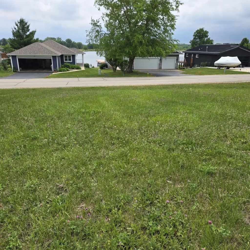 203 Candlewick Drive, Poplar Grove
