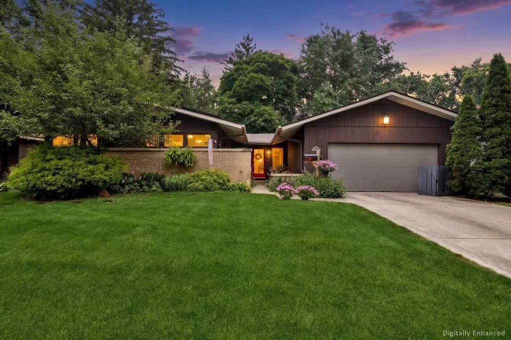 125 N Park Boulevard, Glen Ellyn