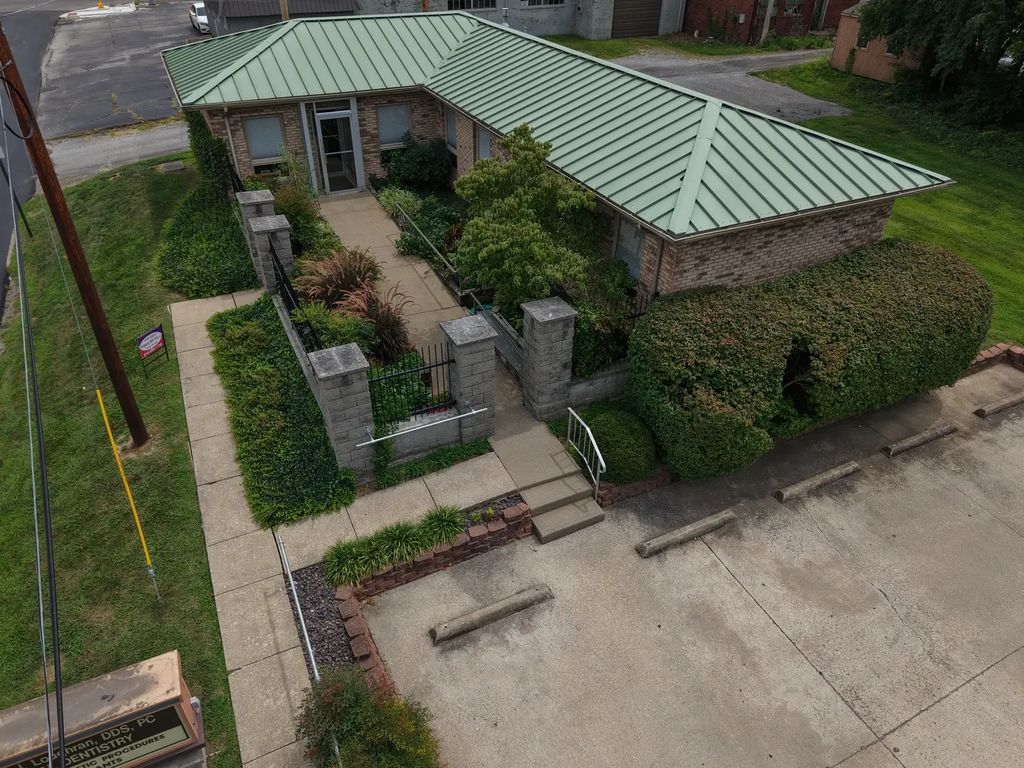 200 S 16th Street, Herrin